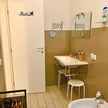 לינה וארוחת בוקר Torrearsa 17 טראפאני