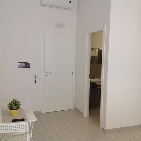 לינה וארוחת בוקר Torrearsa 17 טראפאני